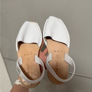 White Leather Sandals Minimalist Design Flat Sole